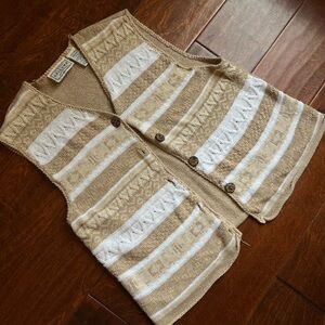 Arizona Jean Company Tan and White Knit Vest
